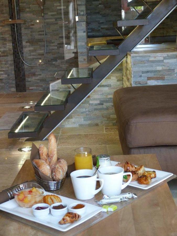 L'Eveil Des Sens Hotel Chateauneuf-le-Rouge ภายนอก รูปภาพ