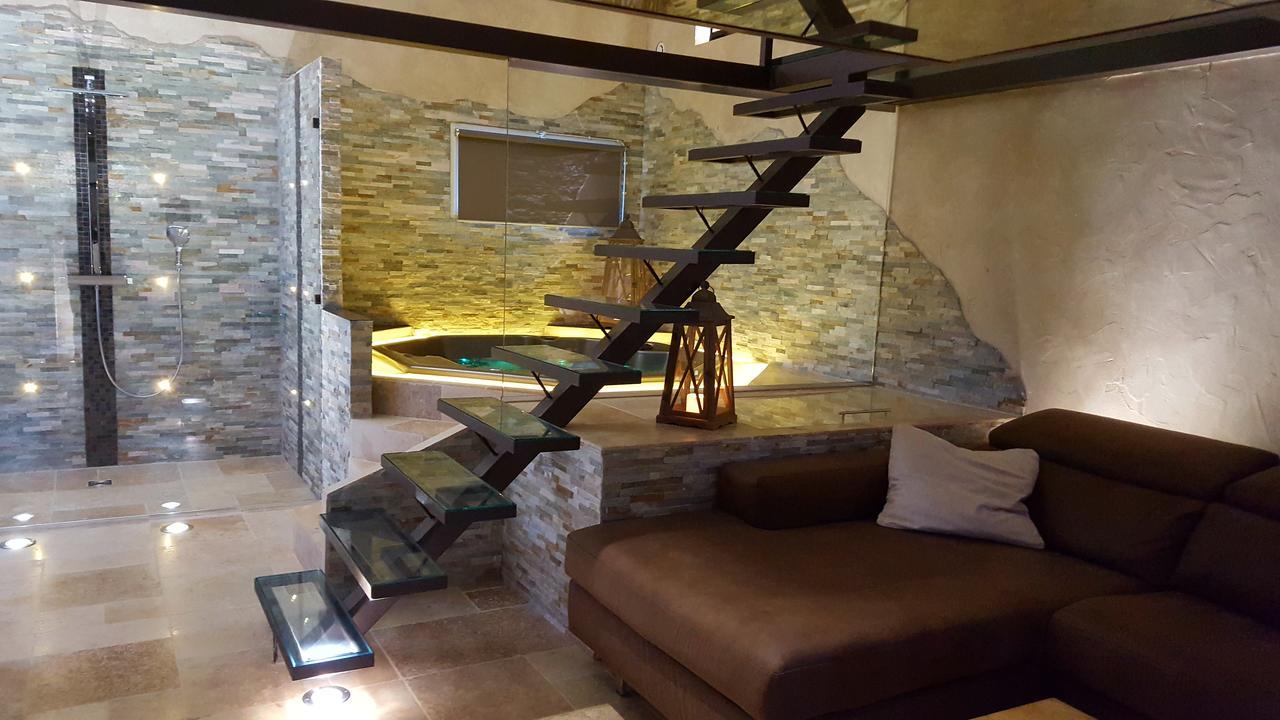 L'Eveil Des Sens Hotel Chateauneuf-le-Rouge ภายนอก รูปภาพ