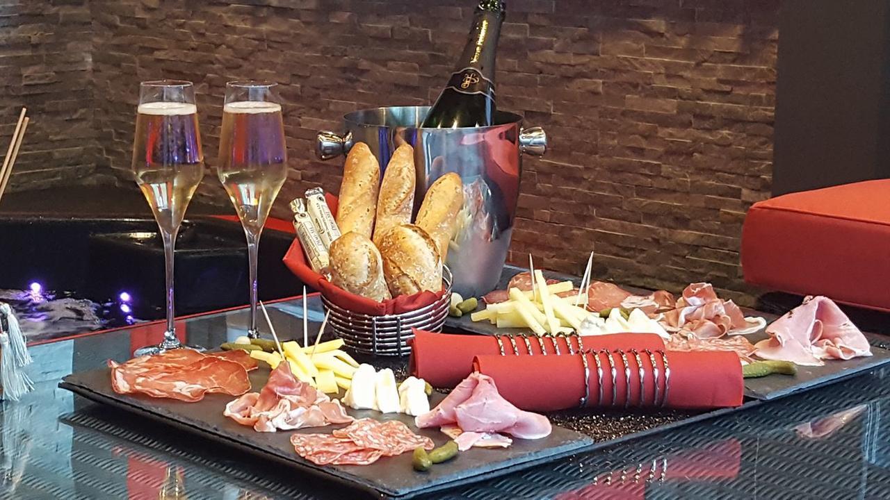L'Eveil Des Sens Hotel Chateauneuf-le-Rouge ภายนอก รูปภาพ